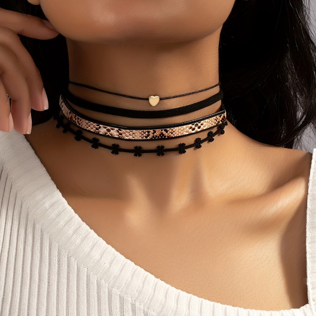 Komplet 4 choker ogrlic