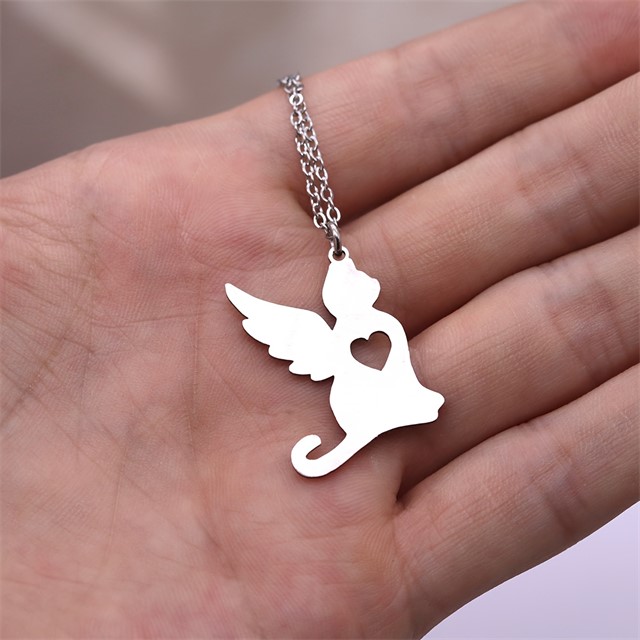 Personalizirana verižica z angelsko mucko in gravuro imena