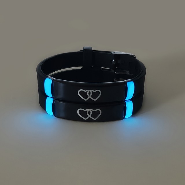 Komplet 2 zapestnic z motivom povezanih src – svetita v temi