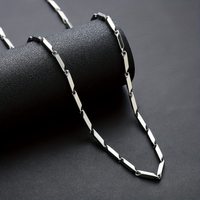 Minimalistična moška verižica – geometrijski dizajn