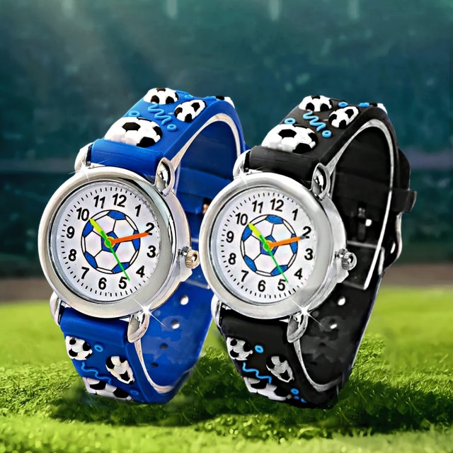 Fantovska ura z motivom nogometne žoge 2 barvi