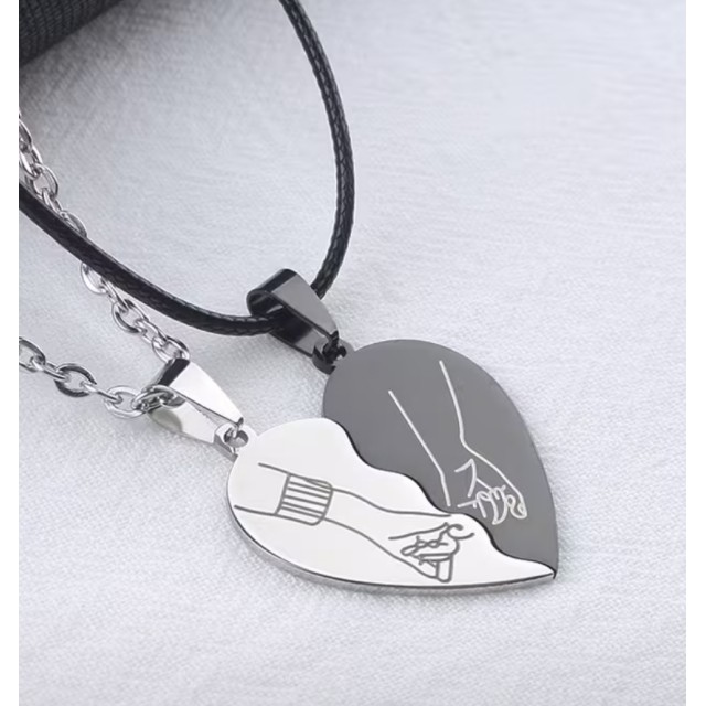 Komplet dveh personaliziranih ogrlic z rokama in osebno gravuro