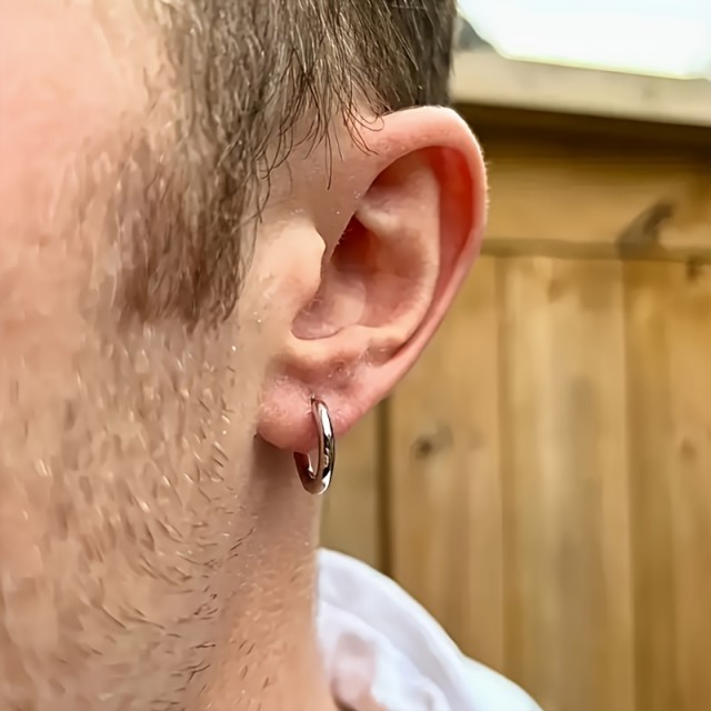 Moški okrogli uhani nerjaveči - komplet 4 parov srebrne ali črne barve 