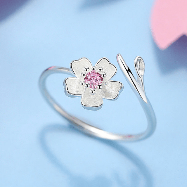 Odprt romantičen prstan s cvetom češnje