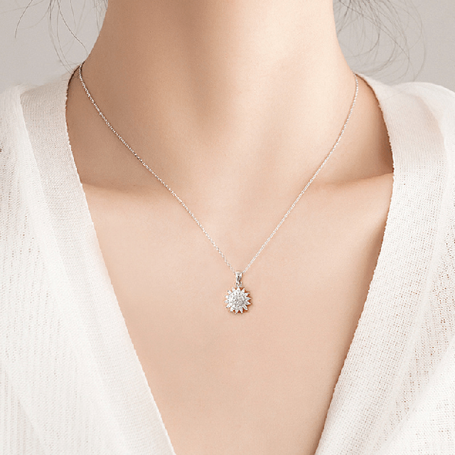 Nerjaveča ogrlica z obeskom sončnice 2 barvi