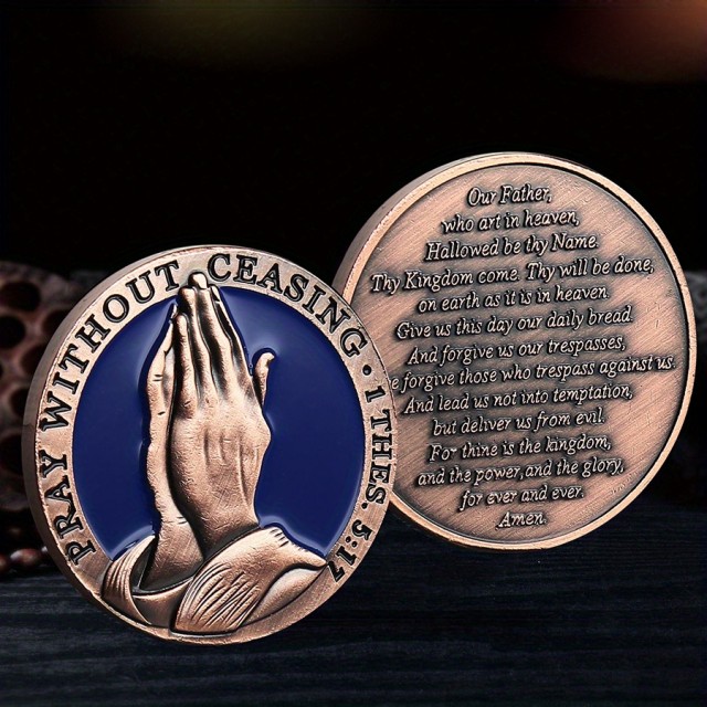 Spominski kovanec v vintage stilu z molitvenimi rokami