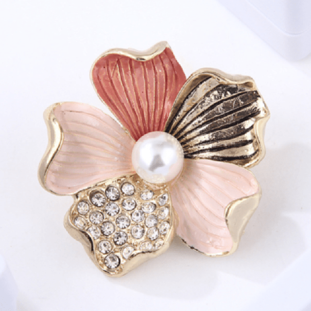 Čudovita ženska broška s pisano rožico