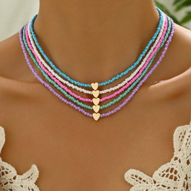 Poletni komplet petih pisanih ogrlic iz perlic s srčki