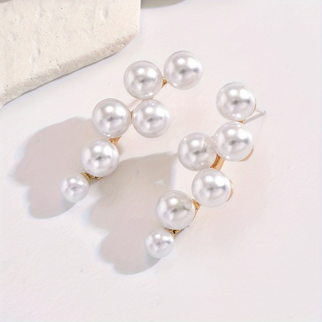 Elegantni uhani v zlati barvi z imitacijo biserov