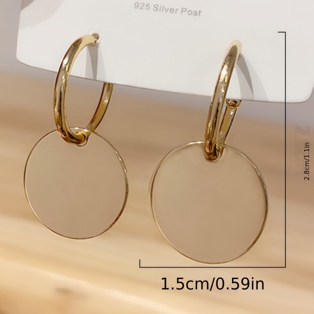 Personalizirani okrogli uhani z gravuro po želji