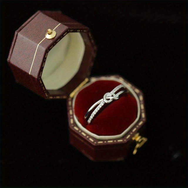 Ženski elegantni vintage prstan z neskončnim vozličem 2 barvi