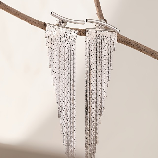 Daljši elegantni srebrni viseči uhani 