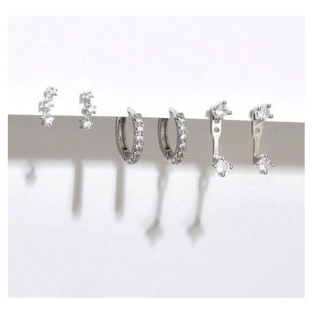 3 delni set uhanov zlate barve 