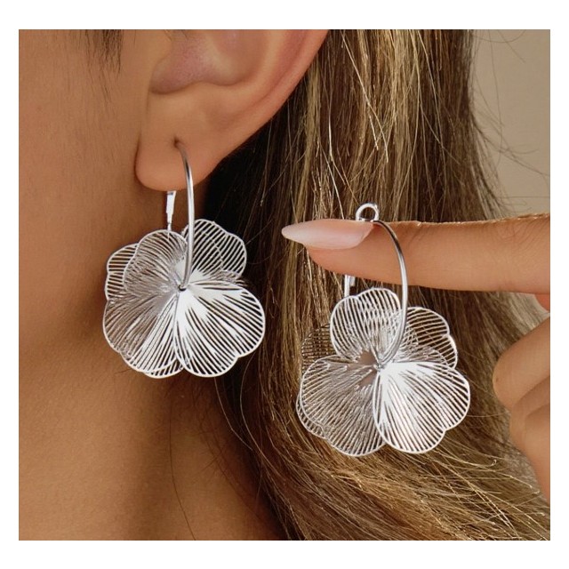 Viseči uhani z rožico srebrni ali zlati