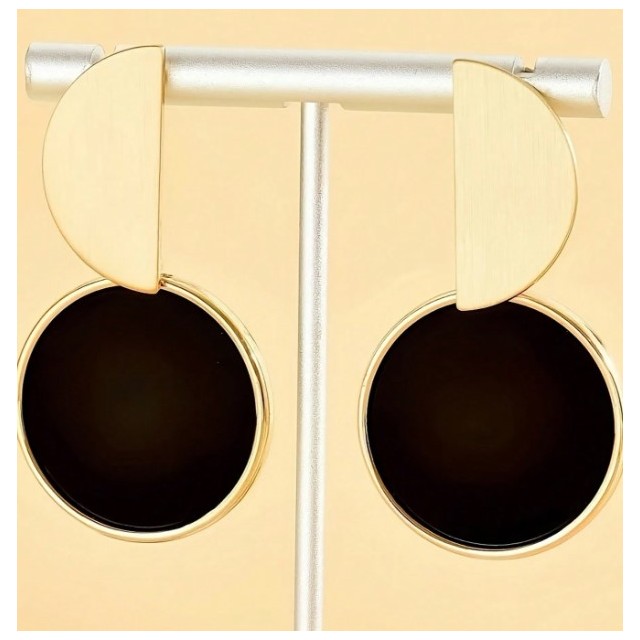 Elegantni uhani z geometrijskim dizajnom