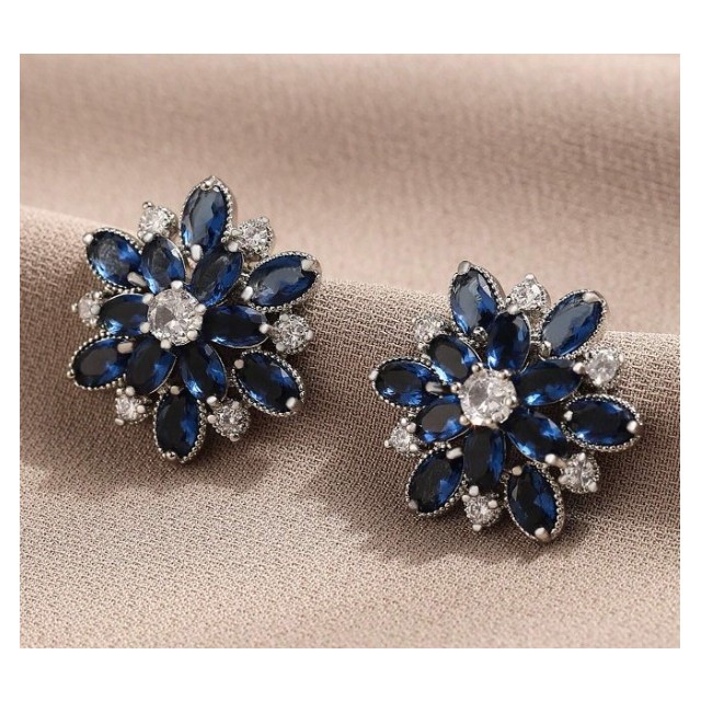 Elegantni vtični uhani z modro rožico