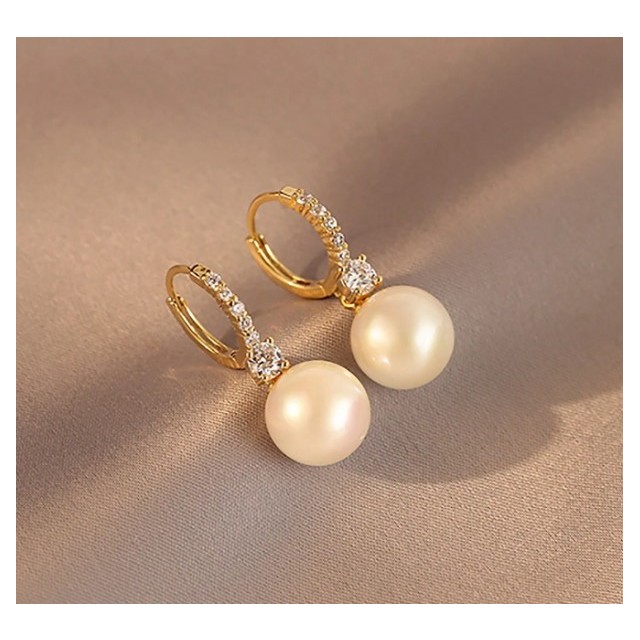 Elegantni viseči uhani s perlo