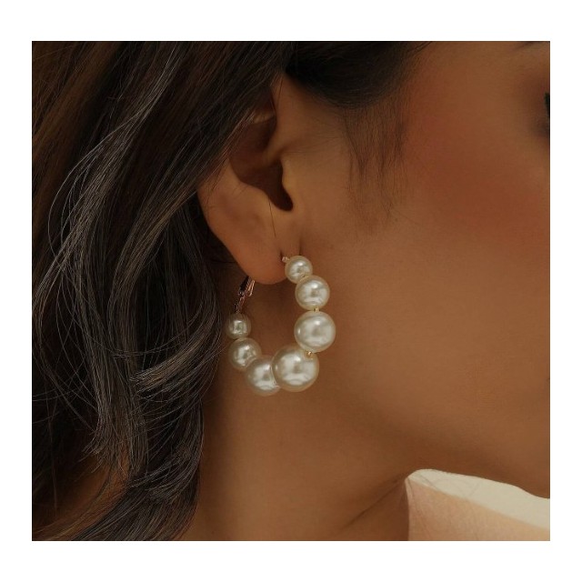 Okrogli zlati uhani s perlicami 