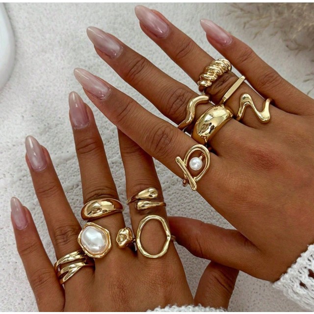 Elegantni 11 delni komplet prstanov v zlati barvi