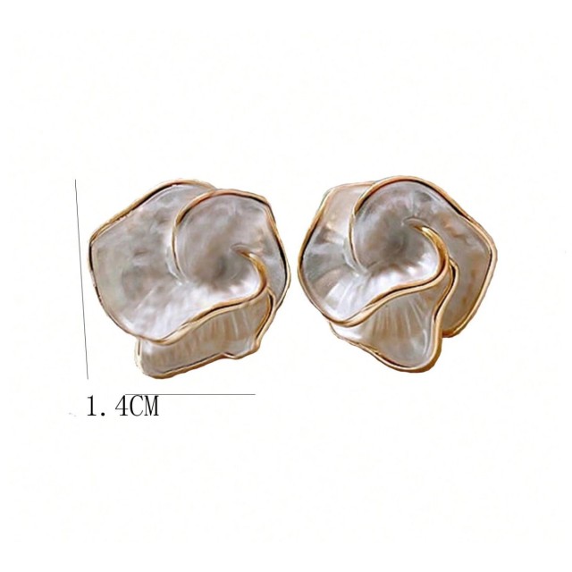 Elegantni uhani v obliki rožic z zlatim robom