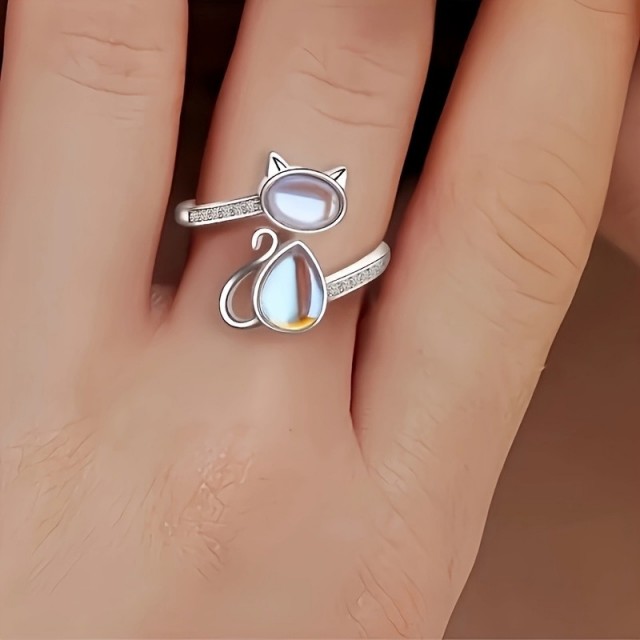 Nastavljiv prstan v obliki mačke z mesečevim kamnom