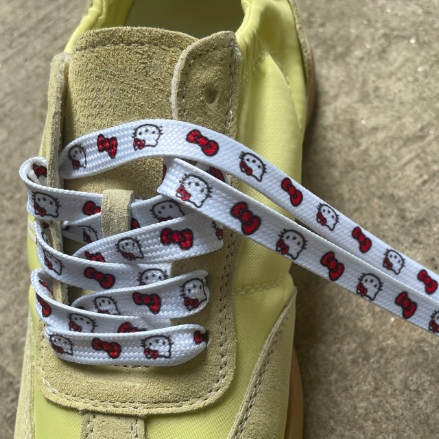 Prisrčne športne vezalke s Hello Kitty potiskom