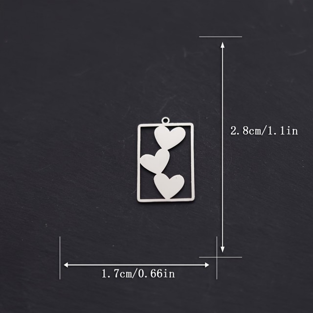 Personalizirana ogrlica z obeskom treh src in osebno gravuro 