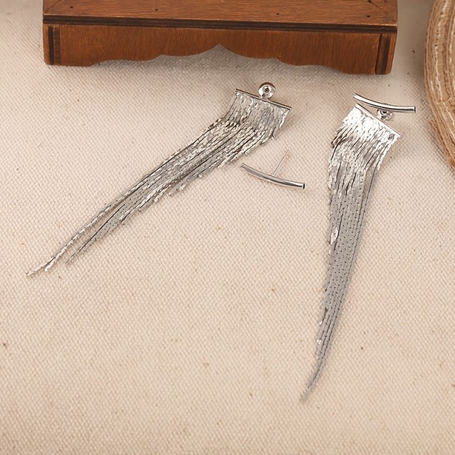 Daljši elegantni srebrni viseči uhani 