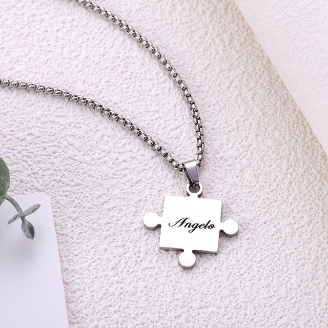 Komplet 2 personaliziranih ogrlic s puzzle obeskom in gravuro po želji