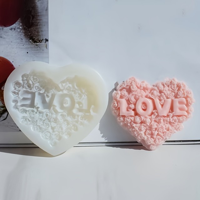 Silikonski model za sveče ali mila v obliki srca z napisom LOVE