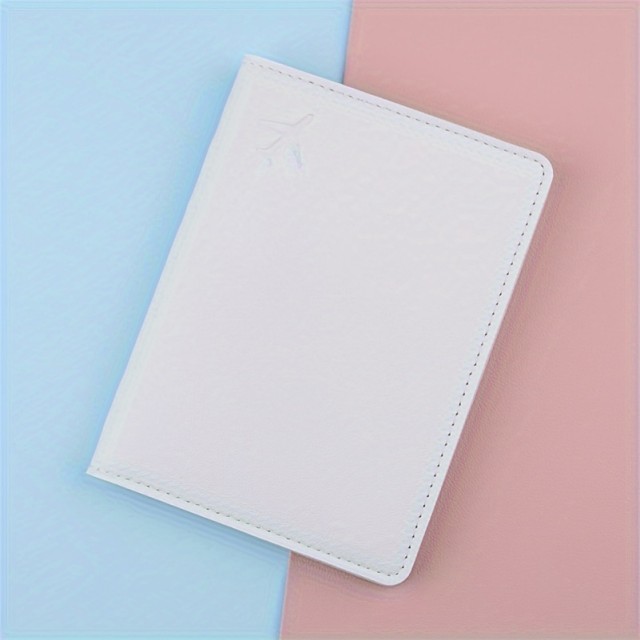 Klasičen bel usnjen ovitek za potni list bele barve 