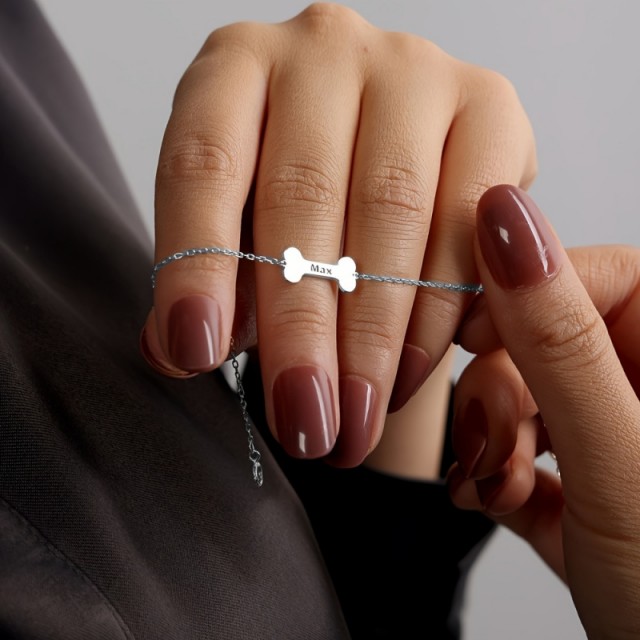 Personalizirana ženska nežna zapestnica s pasjo kostjo