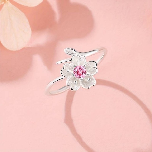 Odprt romantičen prstan s cvetom češnje