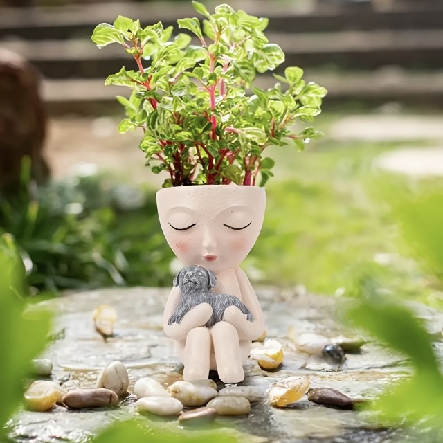 Cvetlični lonček SRAMEŽLJIVA VILA S KUŽKOM