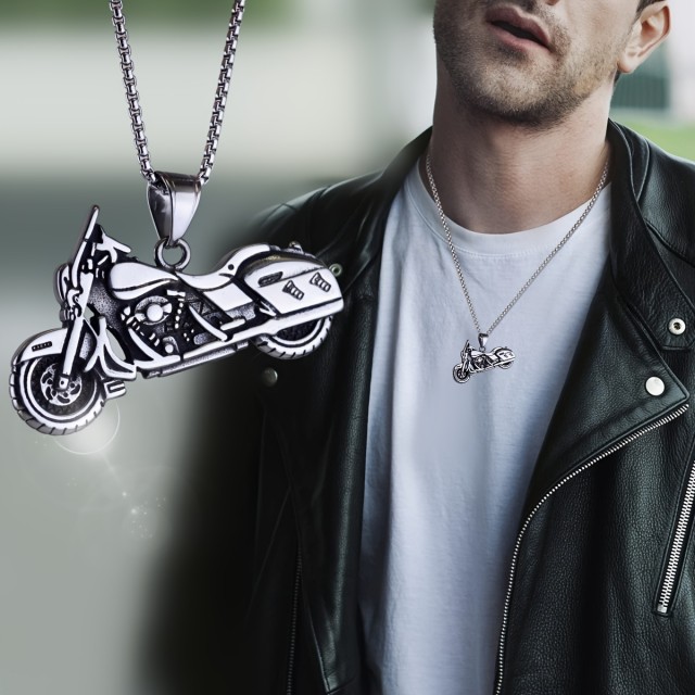Moška verižica iz titanovega jekla z obeskom motorja