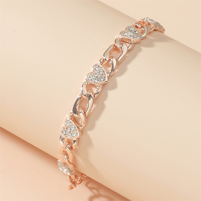 Zapestnica z bleščečimi srčki – srebrna ali rose zlata barva