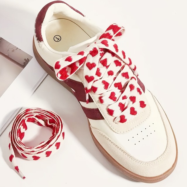 Vezalke s srčki 120cm črne ali rdeče