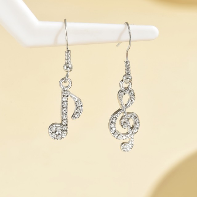 Viseči uhani z noto srebrne barve