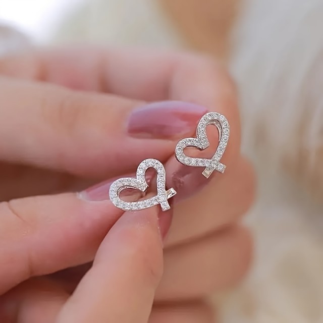 Mini vtični uhani z motivom srca