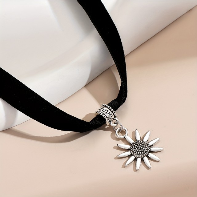 Poletna choker ogrlica z obeskom sonca