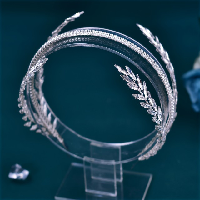 Luksuzni poročni obroč s cirkoni