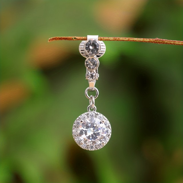 Fake piercing za popek s tremi cirkoni in okroglim obeskom