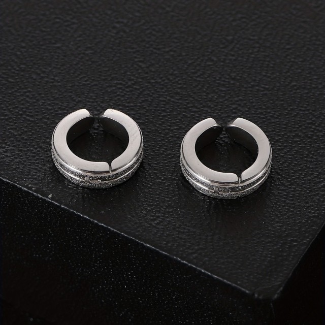 Komplet 2 uhanov za moške - brez prebadanja 