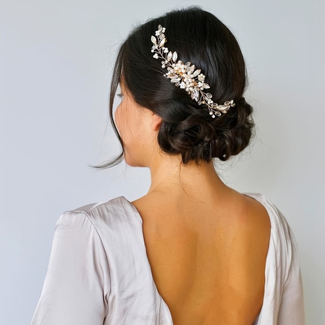 Prefinjen poročni glavnik v zlati barvi 