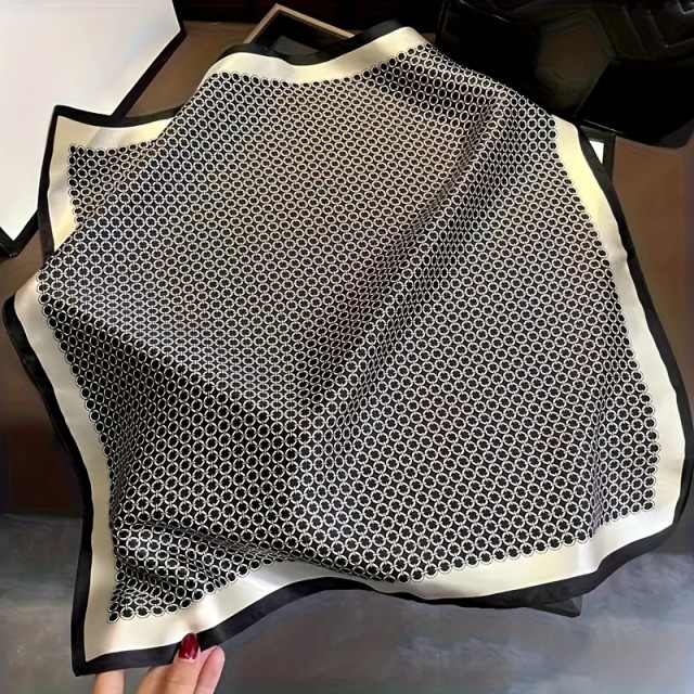 Elegantna kvadratna satenasta ruta za ženske