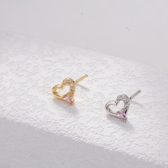 Piercing za nos srebrne barve srce