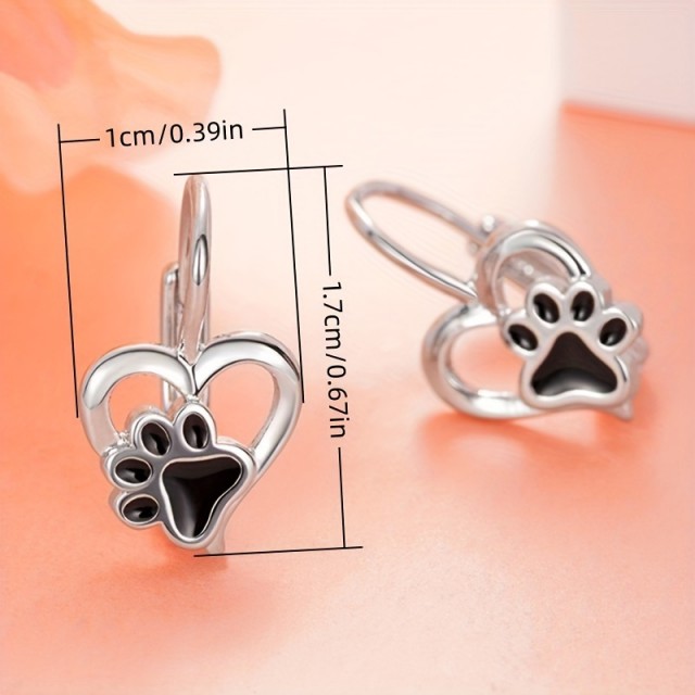 Očarljivi uhani v obliki srca s črnimi tačkami