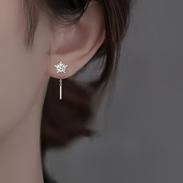 Prelepi viseči uhani s snežinko 