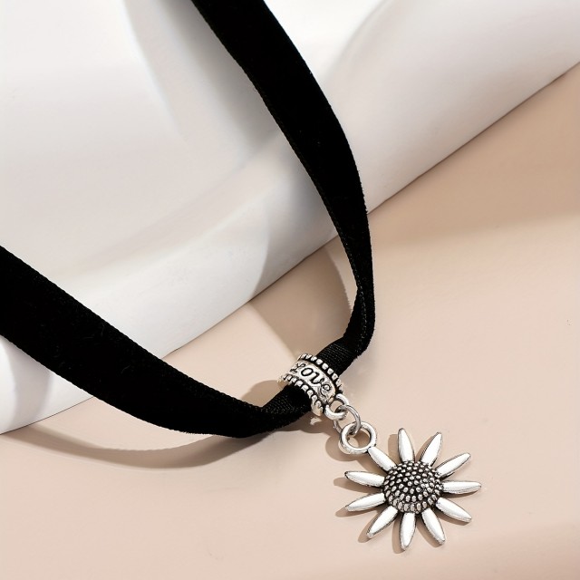 Poletna choker ogrlica z obeskom sonca