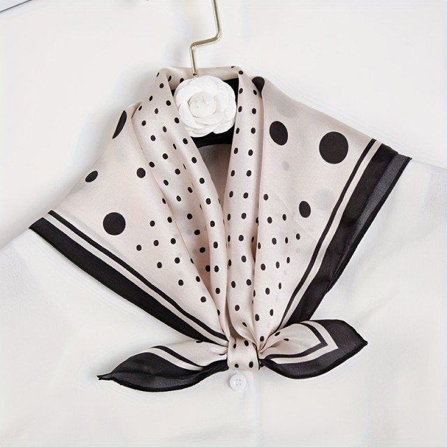 Elegantna ženska rjava ruta s pikami 